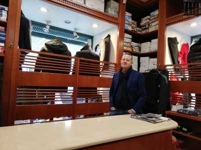 ...per incontrare il proprietario, il 57enne Giuseppe Lippolis: stesso nome e cognome di suo nonno, fondatore dell�esercizio commerciale